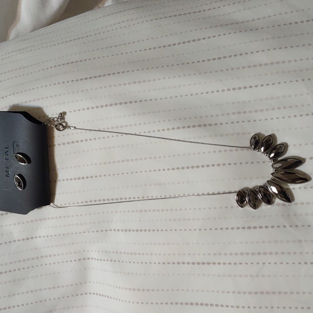 NWT Metal necklace & earrings
